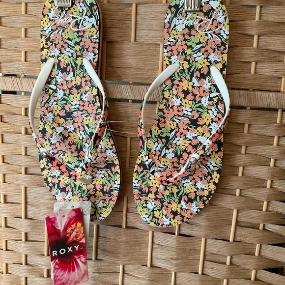 NWT Roxy Portofino Floral Flip Flops Women’s 9 - Picture 3 of 7